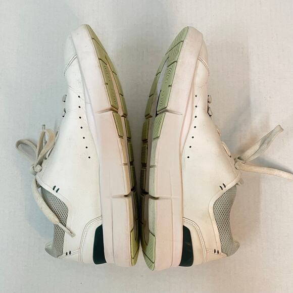 On Cloud Women's The Roger Advantage Size 7 White Faux Leather Cushioned Sneaker - Picture 7 of 10